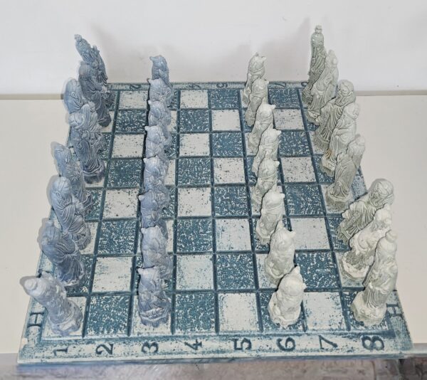 20251026_130535 Échiquier en pierre reconstitué, thème empereur asiatique