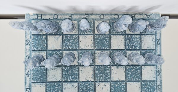 20251026_130606 Échiquier en pierre reconstitué, thème empereur asiatique