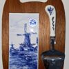 20251216_103753 Plateau à fromage Delft Blue avec coupe fromage – Made in Holland