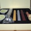 Coffret sceau en cire, poignée en bois + Bâtons de cire 3 couleurs.