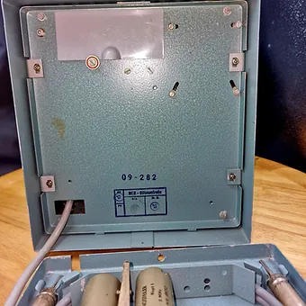 Voltmètre Universel à Tubes URV 2 R.F.T