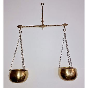 Ancienne grande balance 1736 entièrement en laiton