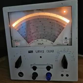 Voltmètre Universel à Tubes URV 2 R.F.T