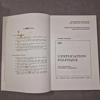 85b9c5_4be38e3516064539bcc69429ed3fd709~mv2 L'explication politique Alfred Grosser 1972