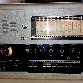 Récepteur de com à couverture générale superhétérodyne à double conversion 57/71