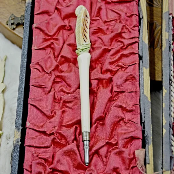 Set d'écriture / Accessoire de bureau en matière naturelle / os ou assimilé