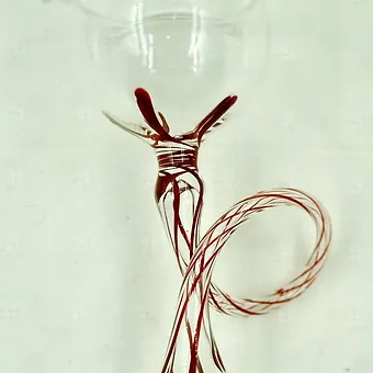 Verre en verre soufflé à pied Murano 16 cm de haut