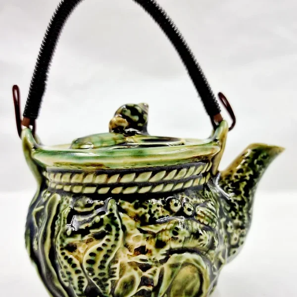 85b9c5_8831bef22e29408dab90a45a6fdab411~mv2 Ancienne Théière En Majolique