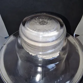 Ancien Isolateur électrique en verre épais blanc