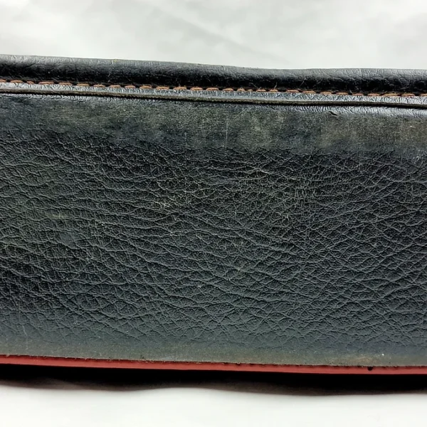 85b9c5_93a62b8d08d74e32b818af2d255a91d0~mv2 Ancienne petite sacoche / valise / valisette