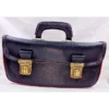 85b9c5_afda2545beb54ae2acfc358a8858951d~mv2 Ancienne petite sacoche / valise / valisette