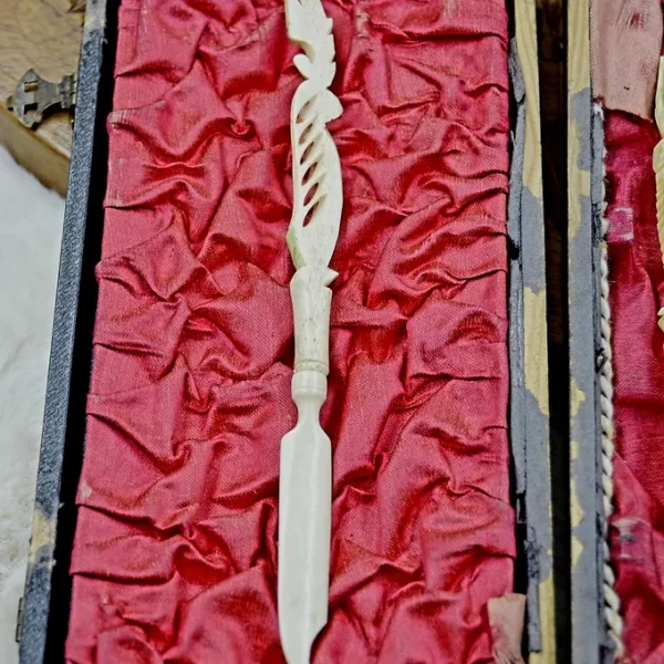 Set d'écriture / Accessoire de bureau en matière naturelle / os ou assimilé