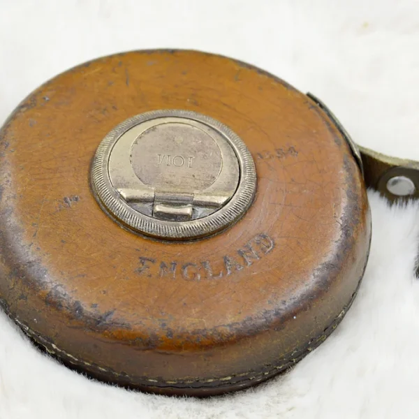 85b9c5_c817f94df89549b0a0090f7e0e8abccf~mv2 Décamètre Chastermans Sheffield 10 m En Cuir N° 1534