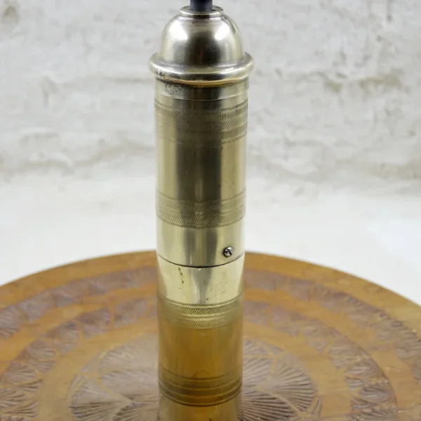 Ancien moulin à poivre ou a café en laiton de 1947 fait en Grèce