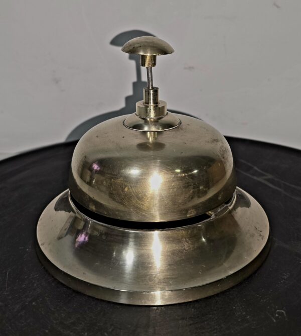20251221_213950 Sonnette / Cloche de comptoir en Laiton 13cm x 15cm