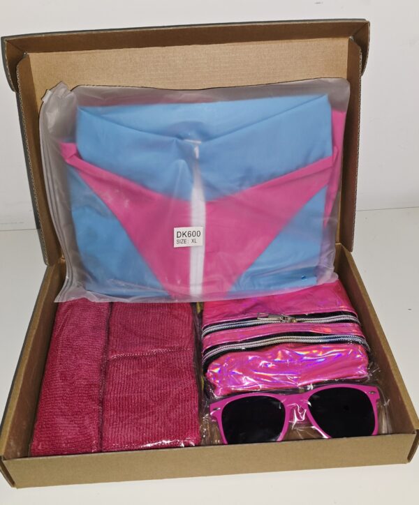 20251222_113436 Costume année 80/90 homme et femme Taille XL