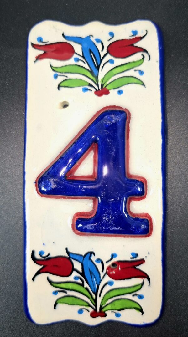 Plaque en céramique numéro 4