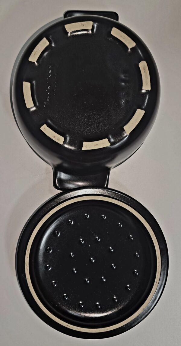 20260122_192752 Petite cocotte Émile Henry 16X16X8cm Noir