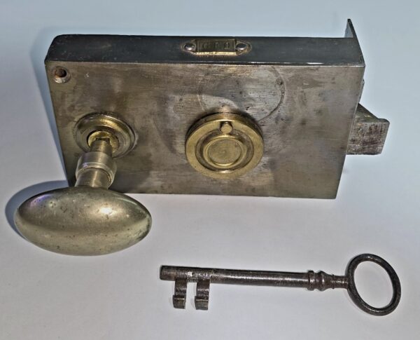 20260125_183004 Ancienne Serrure Marque G.F.D Avec Clé et Poignet