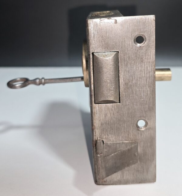 Ancienne Serrure 11.2X7.9X2.2X4.2cm + clé Marque LBL Lyon