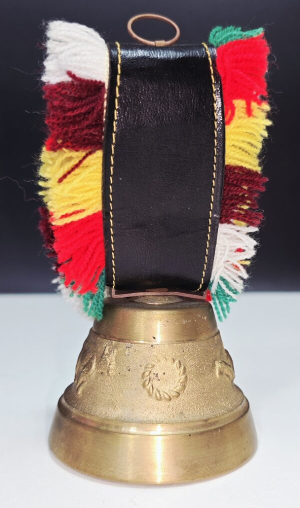 20260127_105036 Cloche de Vache "Le Hérisson" Vintage - Laiton et Cuir 5X6.8cm