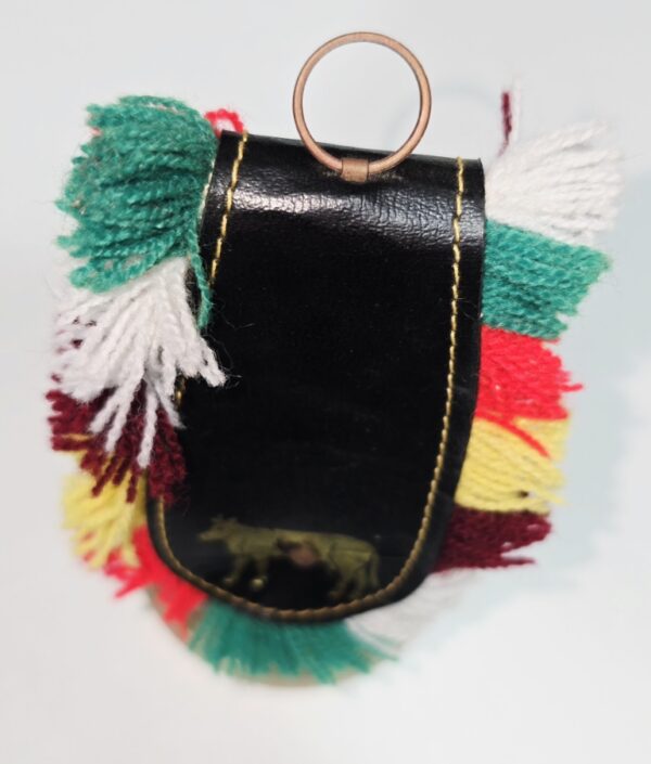 20260127_105107 Cloche de Vache "Le Hérisson" Vintage - Laiton et Cuir 5X6.8cm