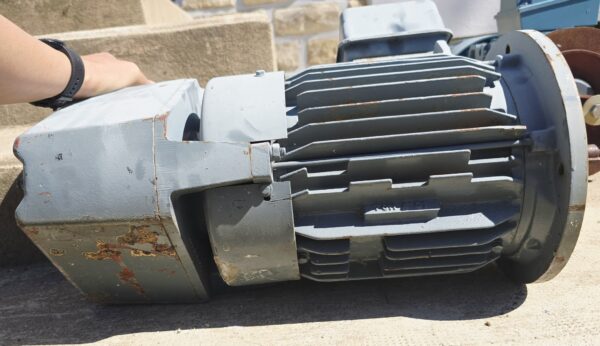 20260409_145727 Moteur Industriel ALSTHOM 4kW (5,5 CV) - Triphasé 380V - 47kg