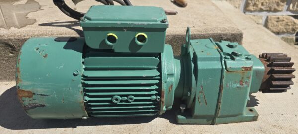 20260409_150151 Moto-réducteur LEROY-SOMER - Triphasé 380V - Qualité Industrielle